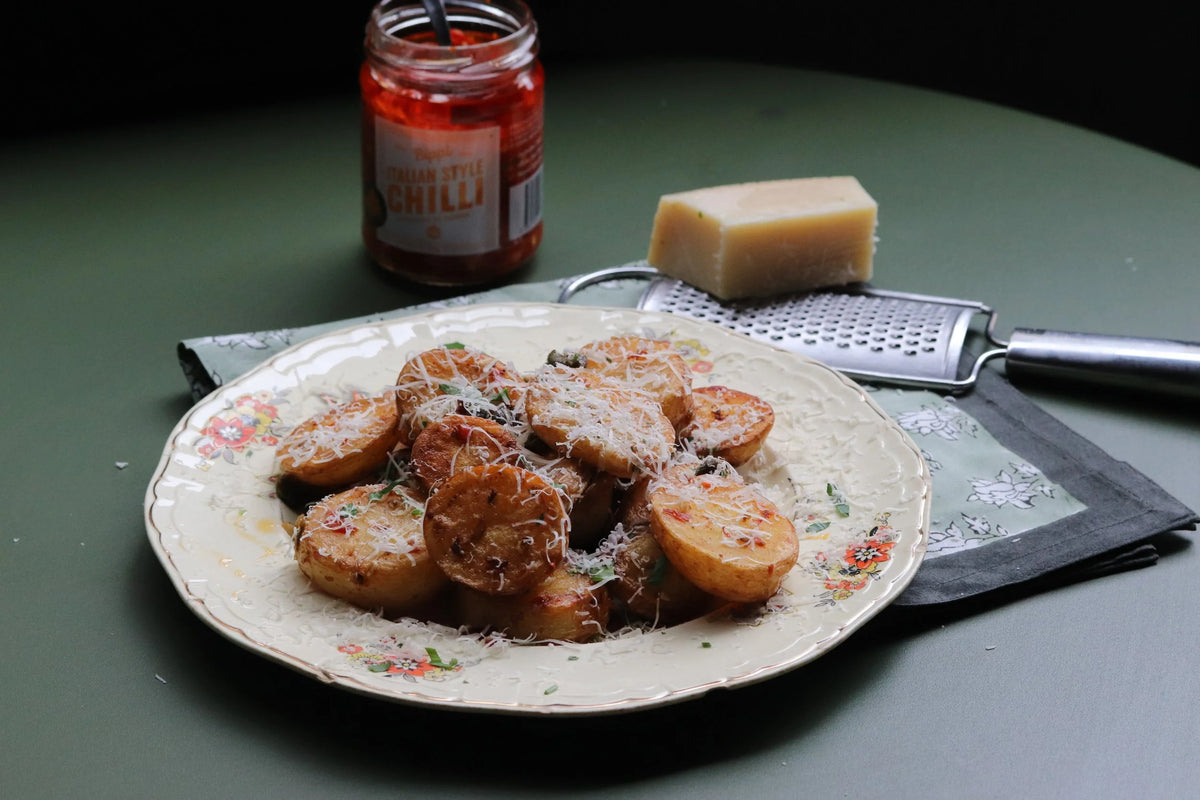 Cheesy chilli potatoes made with Bippi Italian style chilli